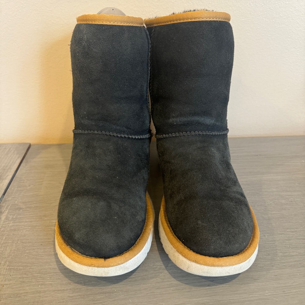 UGG Australia Classic Short Leather Fur Sz 5 Boots Winter Snow SOUTHWEST PATTERN - Picture 3 of 9
